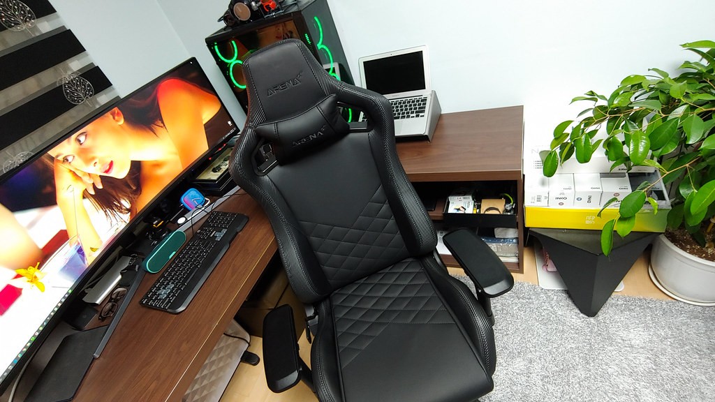 How to hook up a gaming chair to xbox 360?
